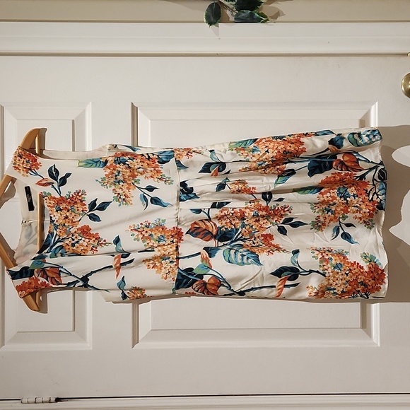 Silk floral dress - Picture 2 of 13